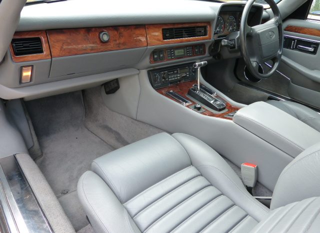 JAGUAR XJS 4.0 AUTO – 2 PREVIOUS OWNERS – FSH (23 STAMPS) – 43K full