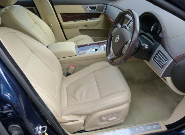 JAGUAR XF 3.0 DIESEL LUXURY (REVERSE CAMERA) 1 PREVIOUS OWNER – FSH – 50K full