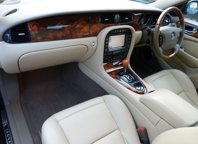 JAGUAR XJ6 3.0 (SAT NAV) 1 PREVIOUS OWNER – FULLY LOADED – FJSH – 51K full