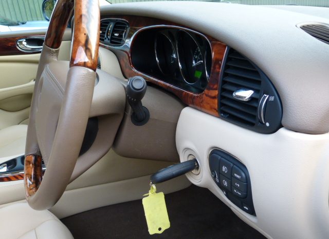 JAGUAR XJ6 3.0 (SAT NAV) 1 PREVIOUS OWNER – FULLY LOADED – FJSH – 51K full
