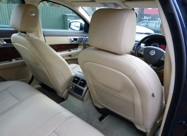 JAGUAR XF 3.0 DIESEL LUXURY (REVERSE CAMERA) 1 PREVIOUS OWNER – FSH – 50K full