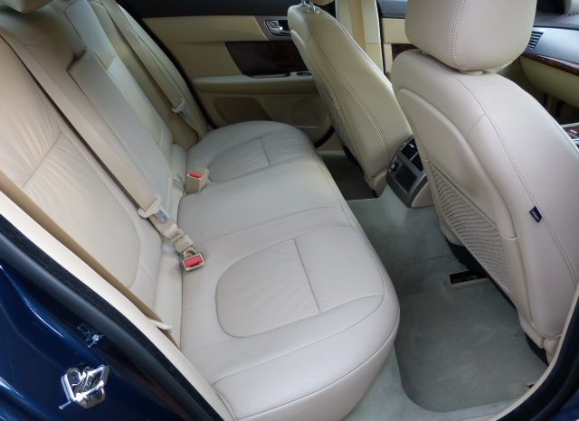 JAGUAR XF 3.0 DIESEL LUXURY (REVERSE CAMERA) 1 PREVIOUS OWNER – FSH – 50K full