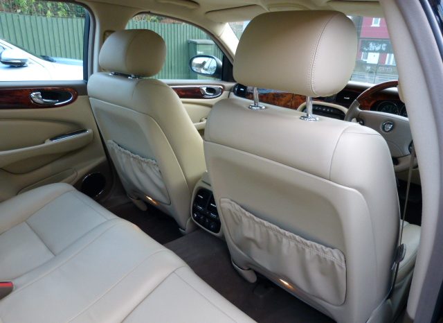 JAGUAR XJ6 3.0 (SAT NAV) 1 PREVIOUS OWNER – FULLY LOADED – FJSH – 51K full