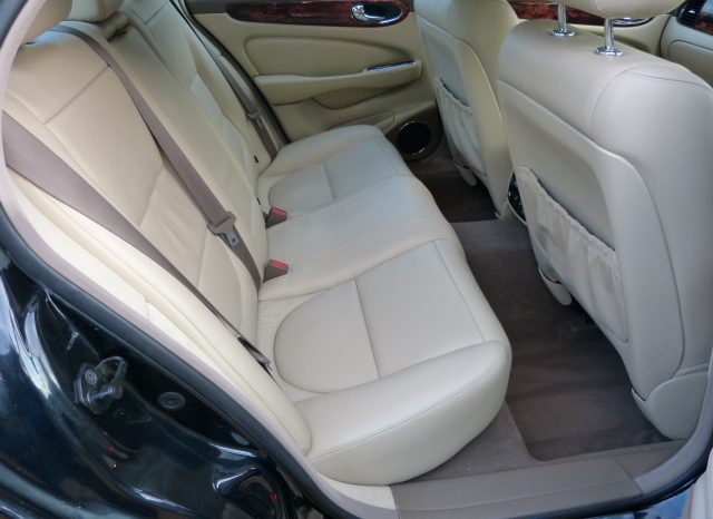 JAGUAR XJ6 3.0 (SAT NAV) 1 PREVIOUS OWNER – FULLY LOADED – FJSH – 51K full