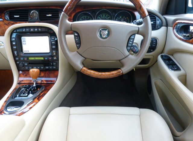 JAGUAR XJ6 3.0 (SAT NAV) 1 PREVIOUS OWNER – FULLY LOADED – FJSH – 51K full