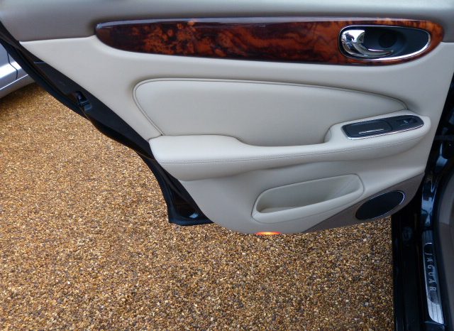 JAGUAR XJ6 3.0 (SAT NAV) 1 PREVIOUS OWNER – FULLY LOADED – FJSH – 51K full