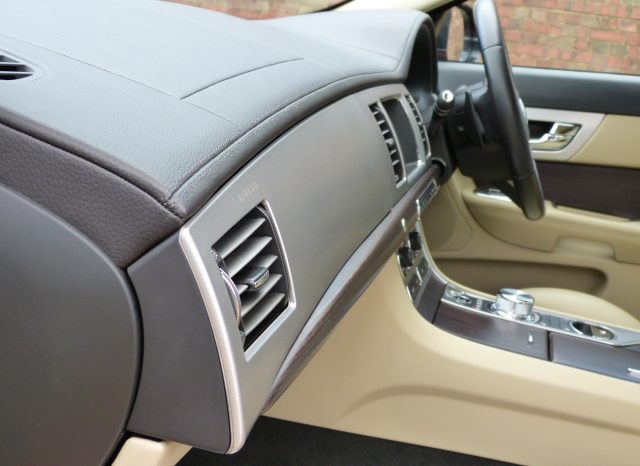 JAGUAR XF 3.0 LUXURY (REVERSE CAMERA) 1 PREVIOUS OWNER – 35K full